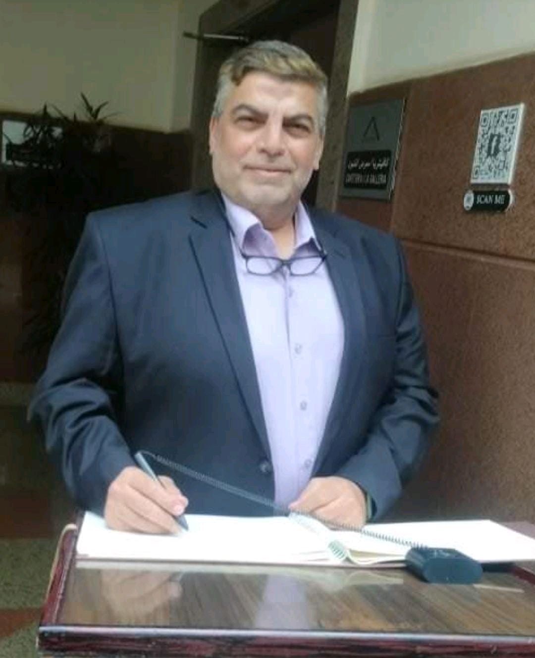 الطبيب أحمد - متخصص في 