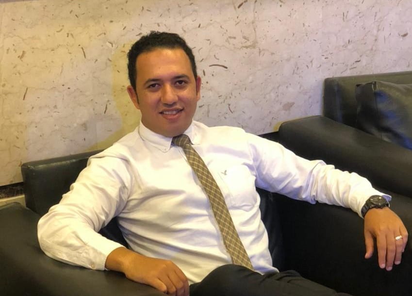 الطبيب احمد - متخصص في 